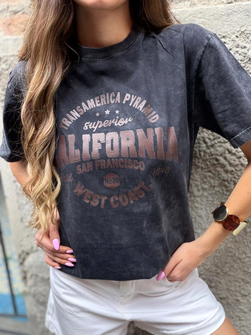 CAMISETA OVERSIZE EFECTO WASHED CALIFORNIA BROWN