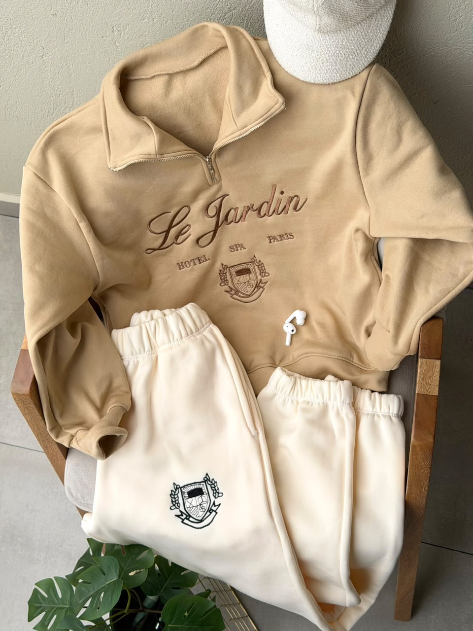 CONJUNTO LE JARDÍN BORDADO
