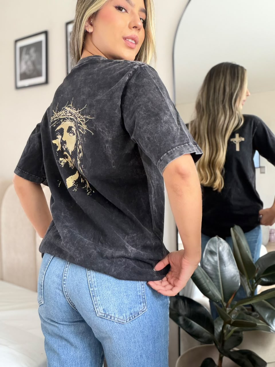 CAMISETA OVERSIZE EFECTO WASHED JESÚS