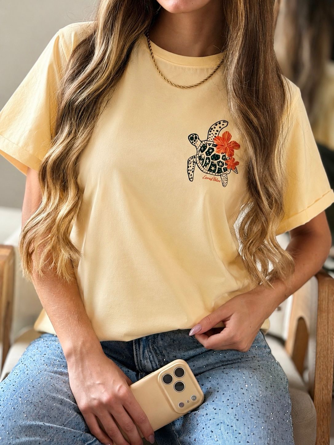 CAMISETA TELA FRÍA GRÁFICA TORTUGA FLORES