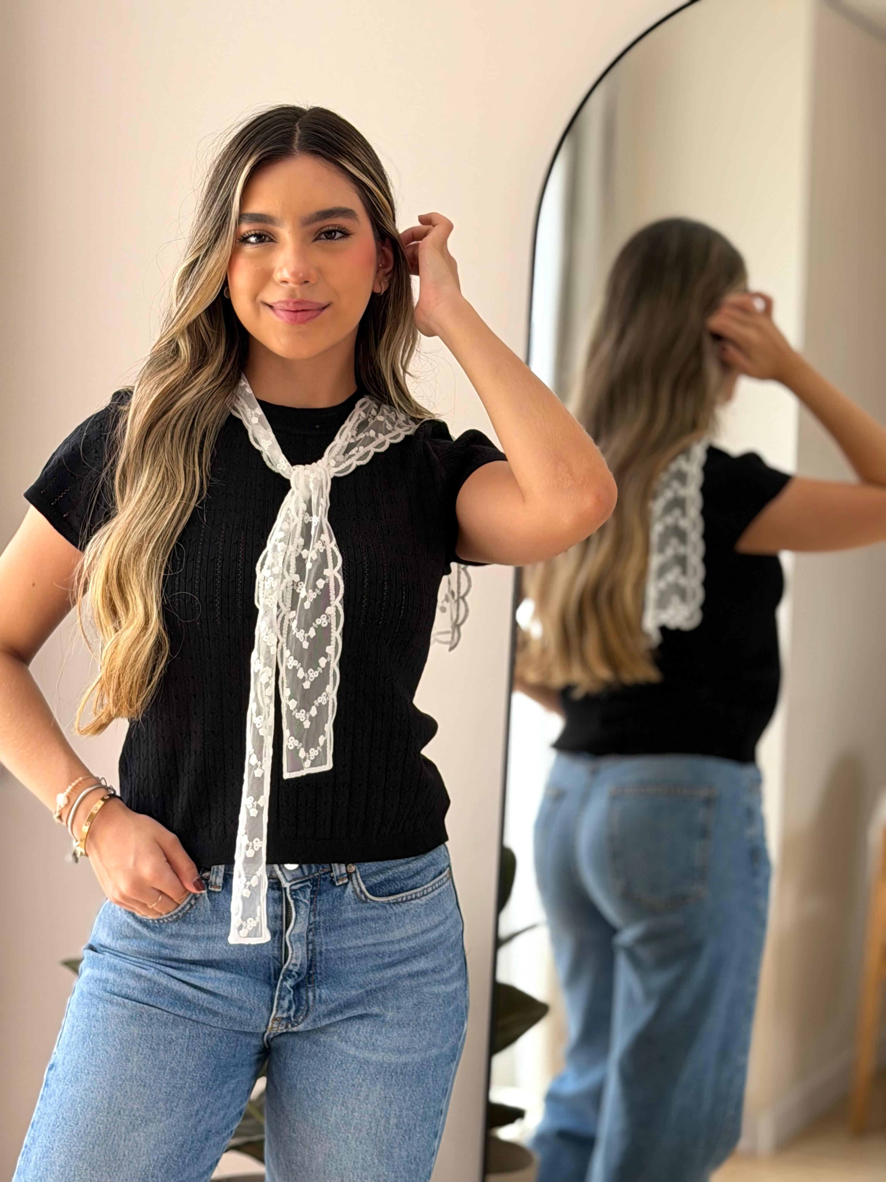 BLUSA CON SOBREPUESTO