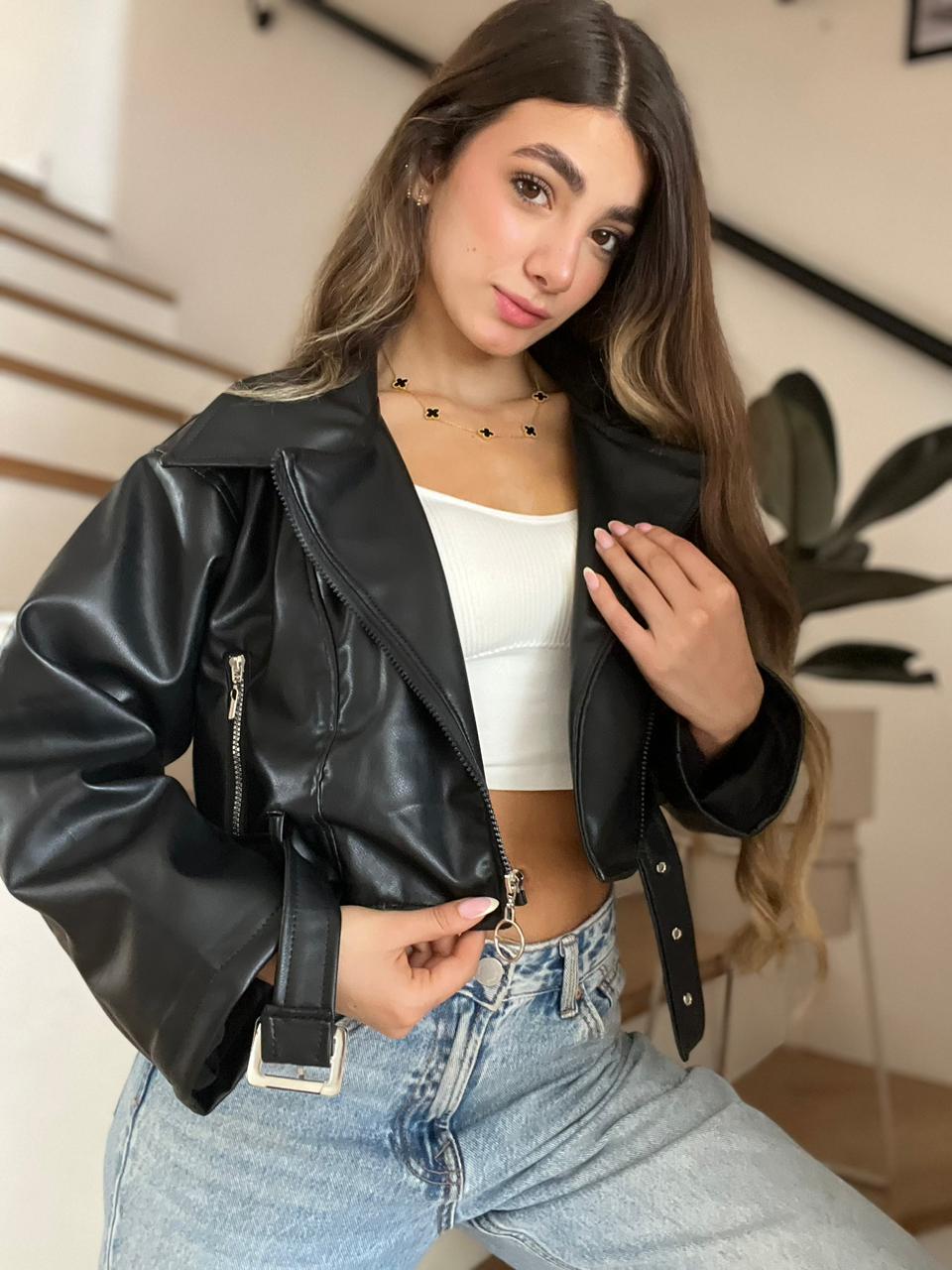 CHAQUETA CUERINA CRUZADA