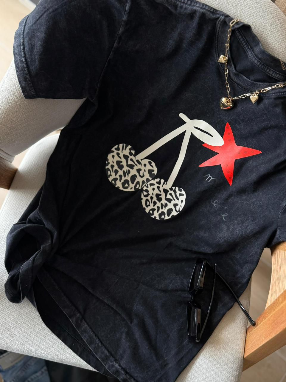 CAMISETA OVERSIZE EFECTO WASHED CHERRY STAR