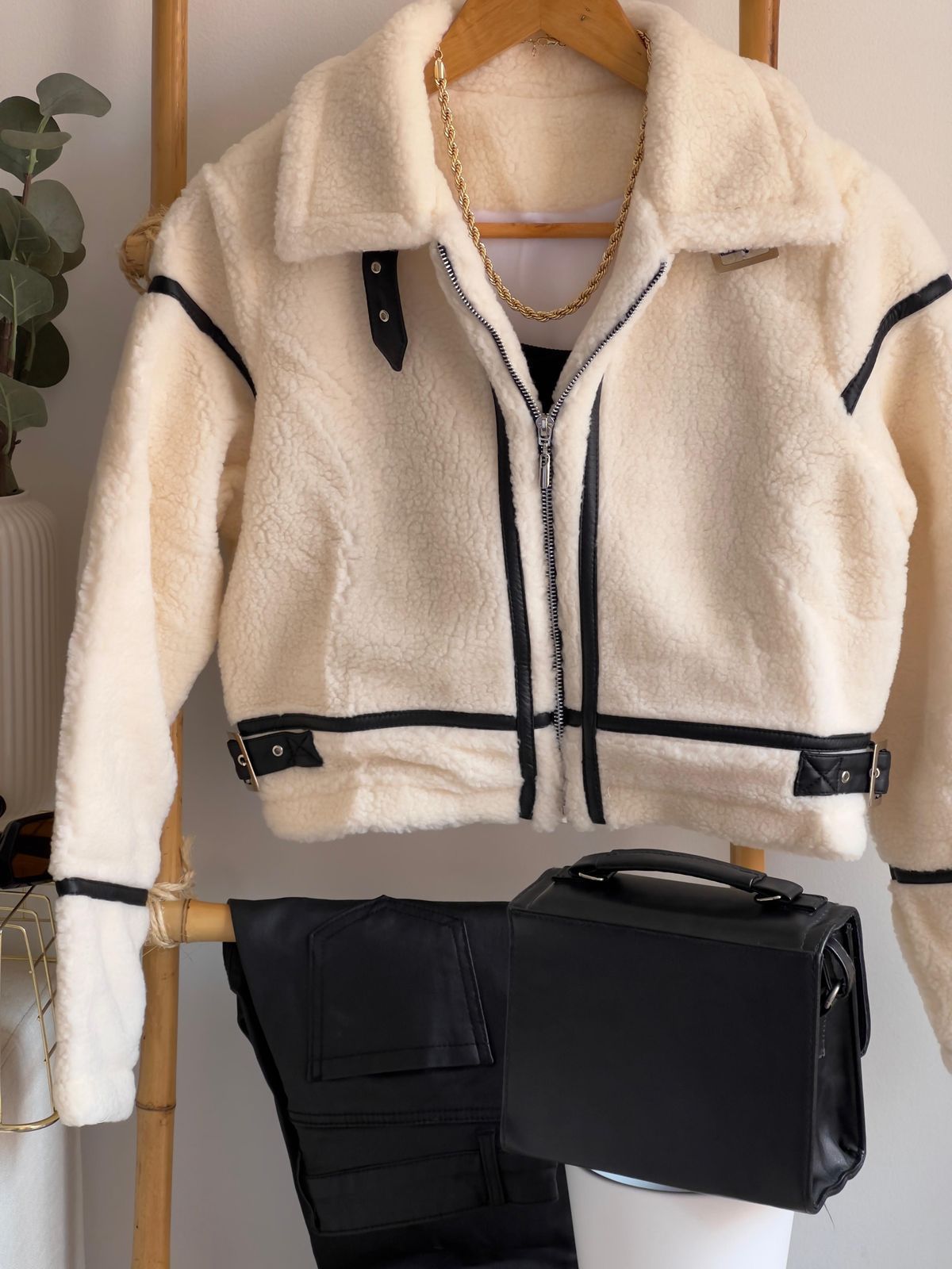 CHAQUETA OVEJERA CORREAS